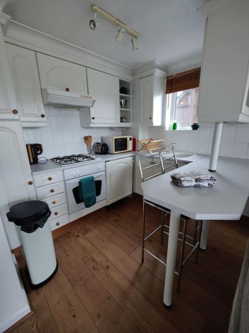 Stunning 1 Bedroom Apartment Over Looking River Rye Esterno foto